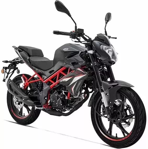 Benelli BN 125 – ČIERNA - Ľahký naked bike s italským designem, ideálny pre začiatočníkov i mestské ježden