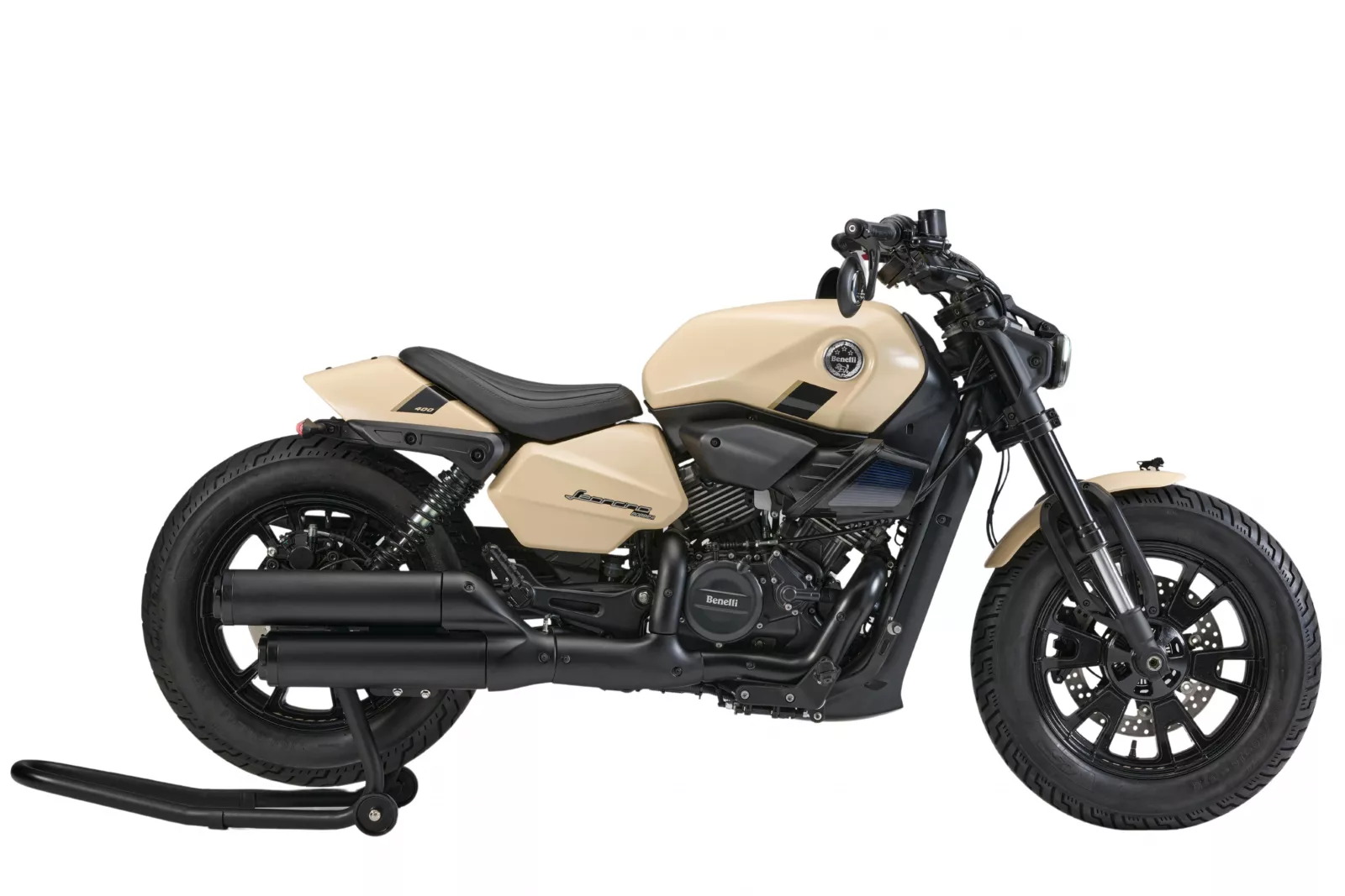 LEONCINO BOBBER 400 DESERT TAN - bobber s V‑twin 384,5 cm³, remeňovým pohonom, TCS a ABS, 16" kolesá s vysokoprofilovými pneu a sedlom 730 mm
